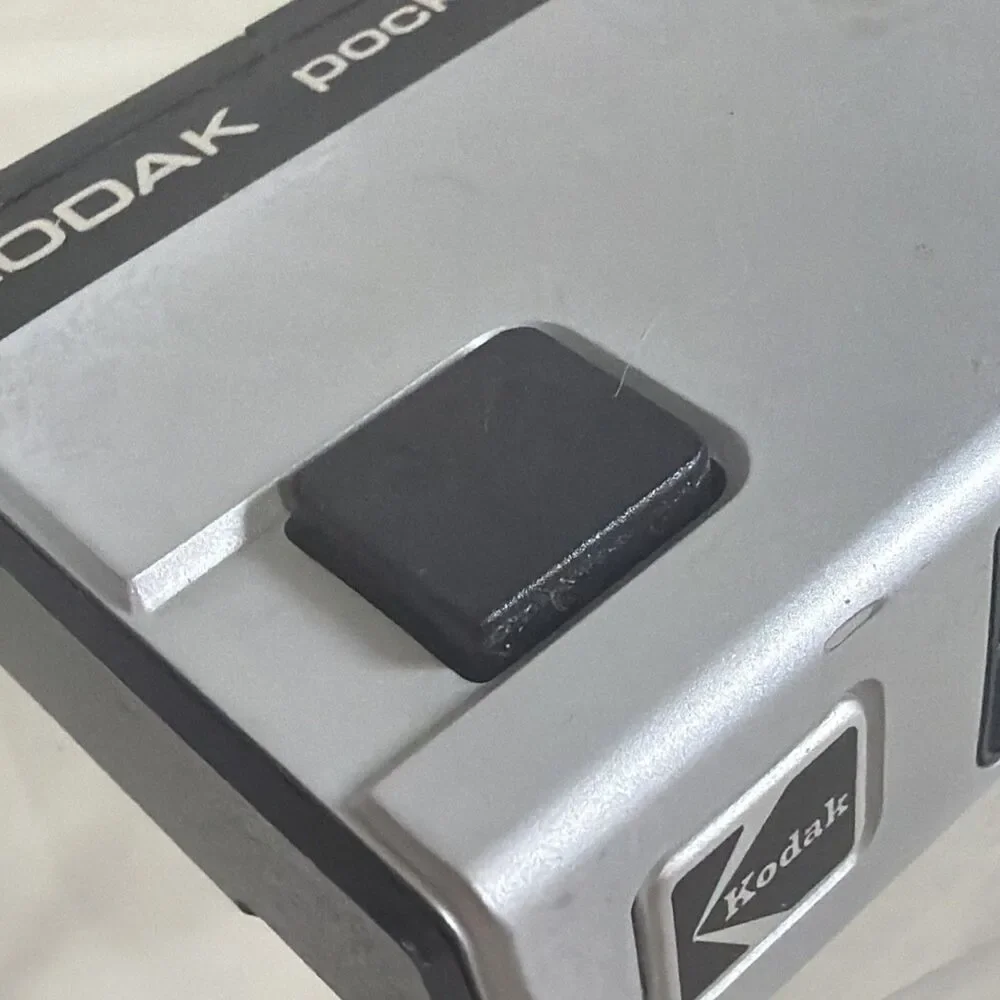 Vintage Kodak Pocket Instamatic 10 Camera 110 Film Magicube Untested